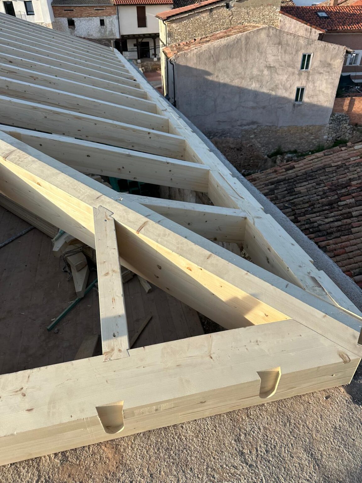 Acabados interiores de alta calidad en proyecto de construcción A Nivel Burgos 87.