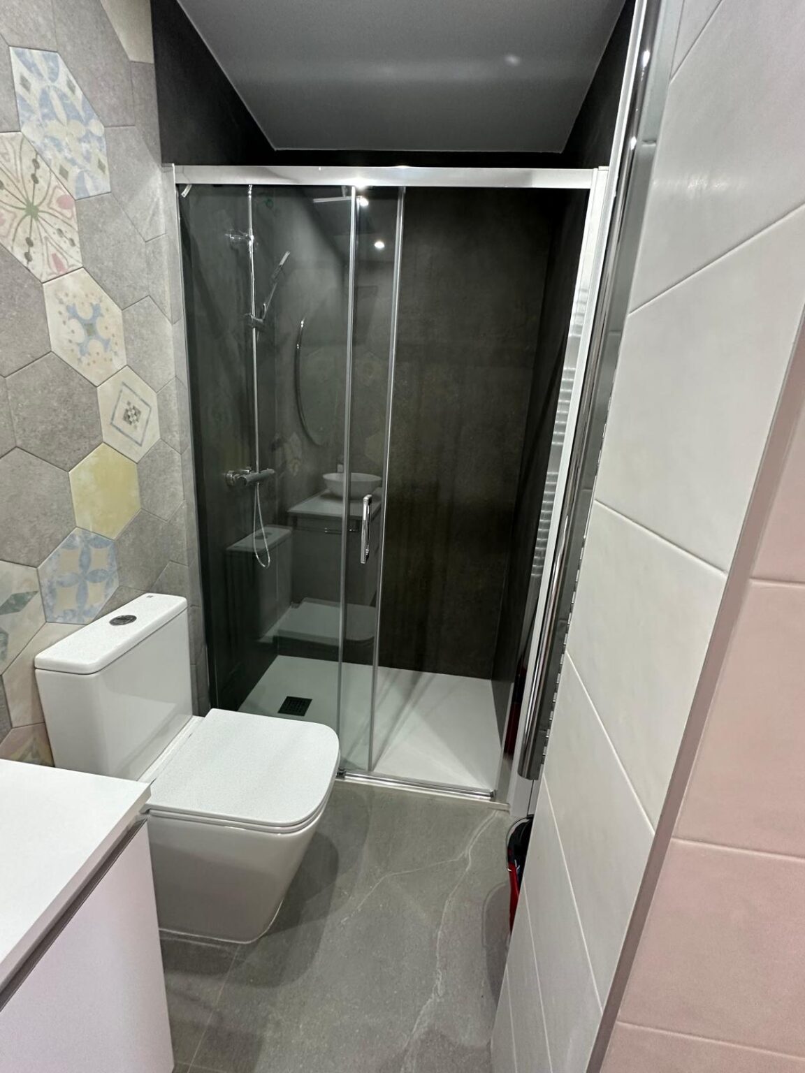 Empresa de rehabilitación de fachadas en Burgos con sistema de andamiaje seguro.